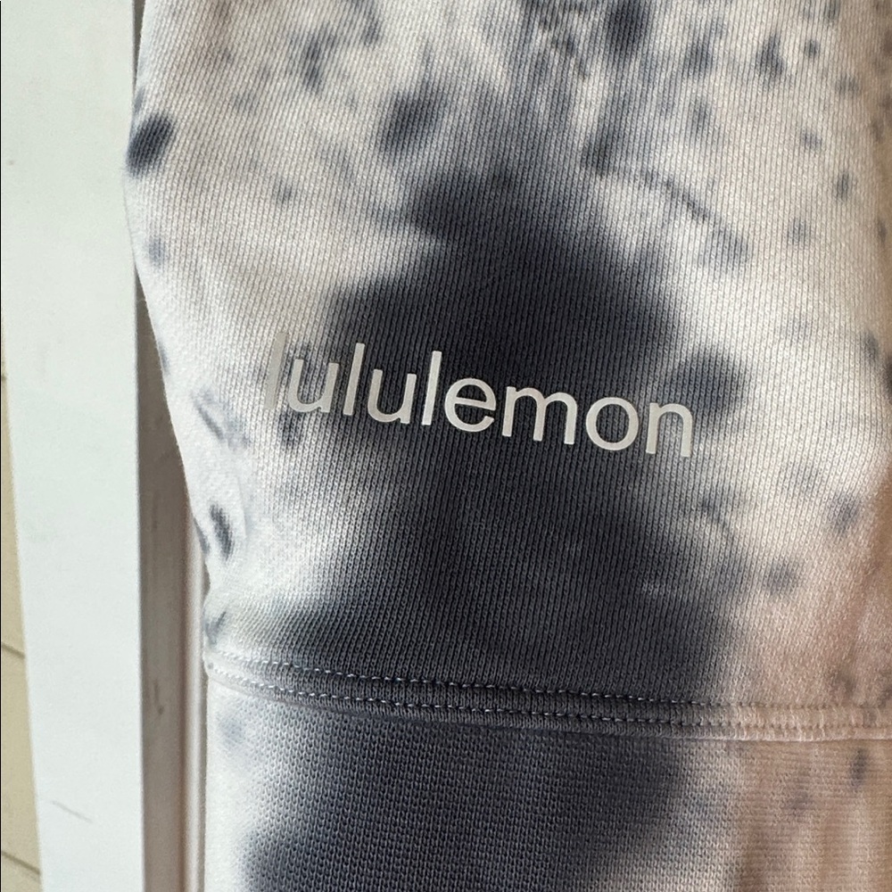Lululemon Perfectly Oversized Crew Tie Dye in Marble Dye Classic Navy Size 4 - Picture 5 of 6